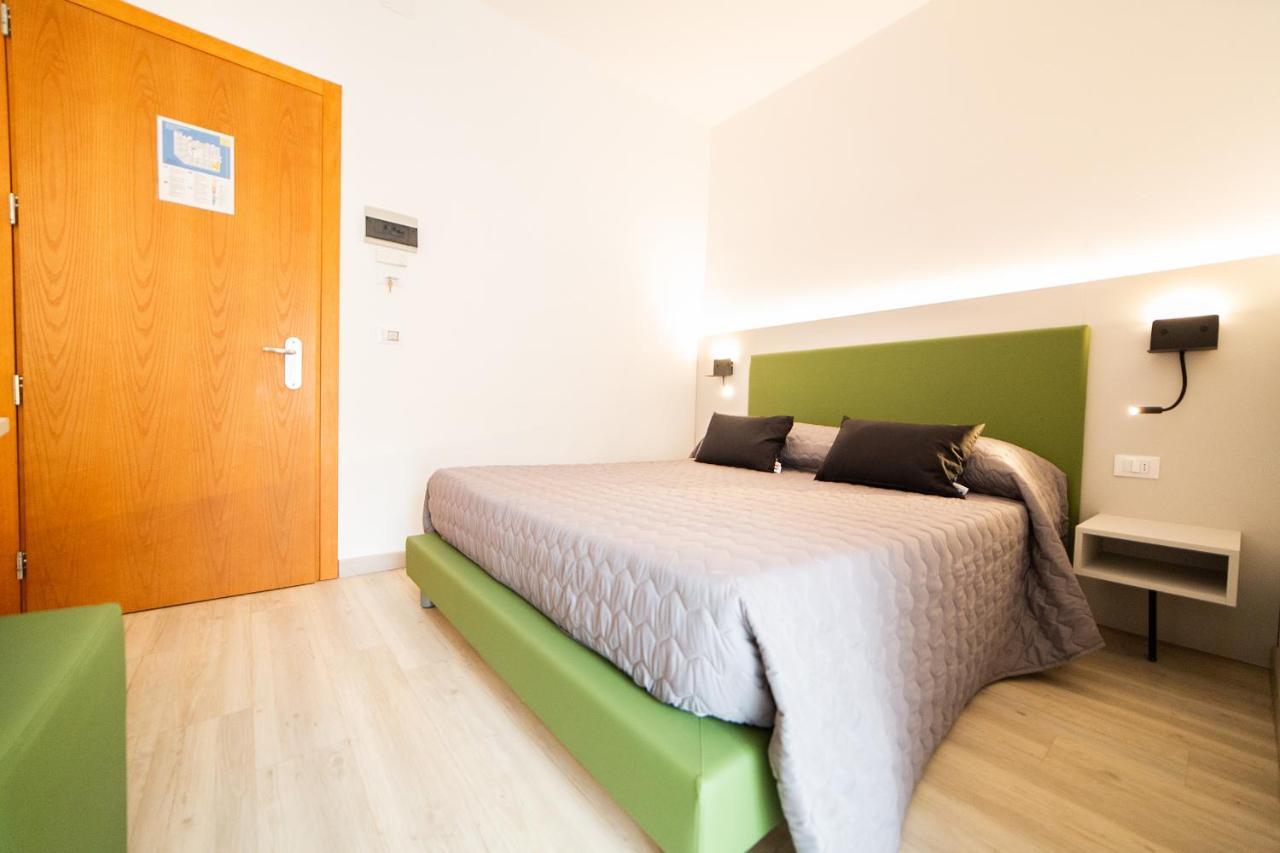 Hotel All'Orologio 3 Stelle Superior Caorle Bagian luar foto