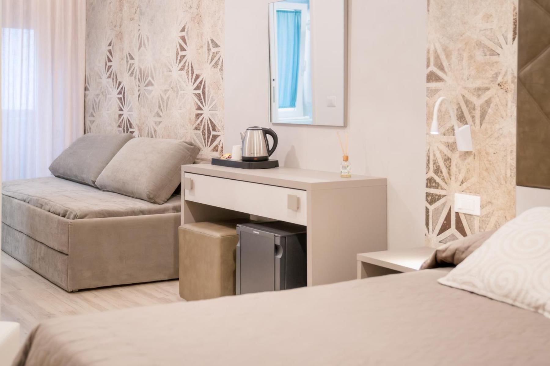 Hotel All'Orologio 3 Stelle Superior Caorle Bagian luar foto